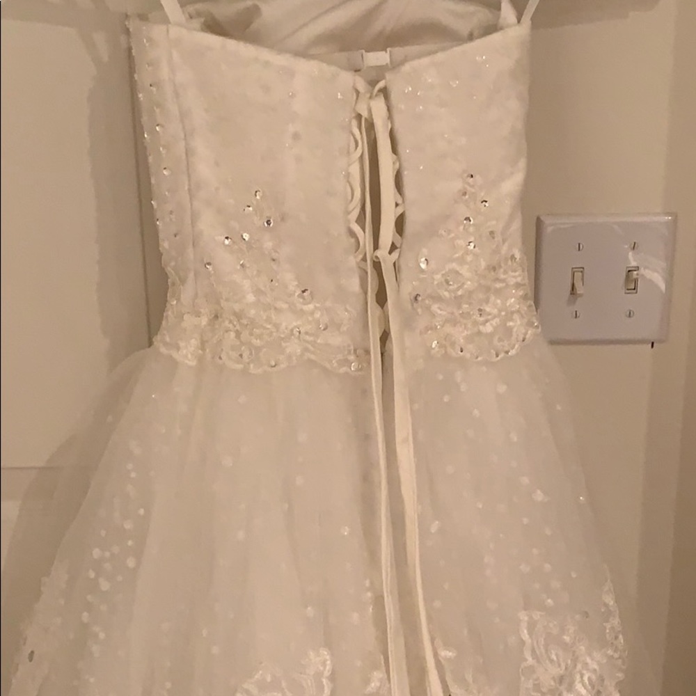 WEDDING DRESS - Picture 7 of 8